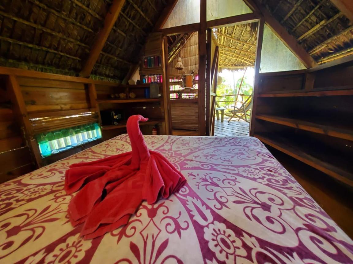 Derek'S Place Eco-Lodge 리틀 콘 아일랜드 외부 사진